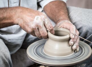 Jaka jest różnica między ceramika a porcelana?