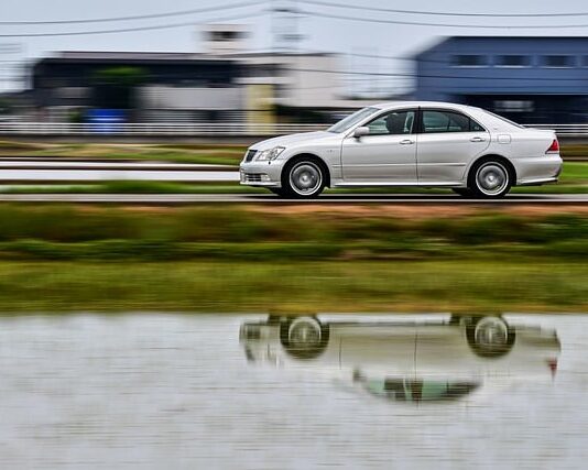 Ile płynie Toyota z Japonii do Polski?